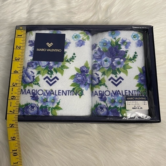 VALENTINO mario towel gift set - Picture 6 of 7